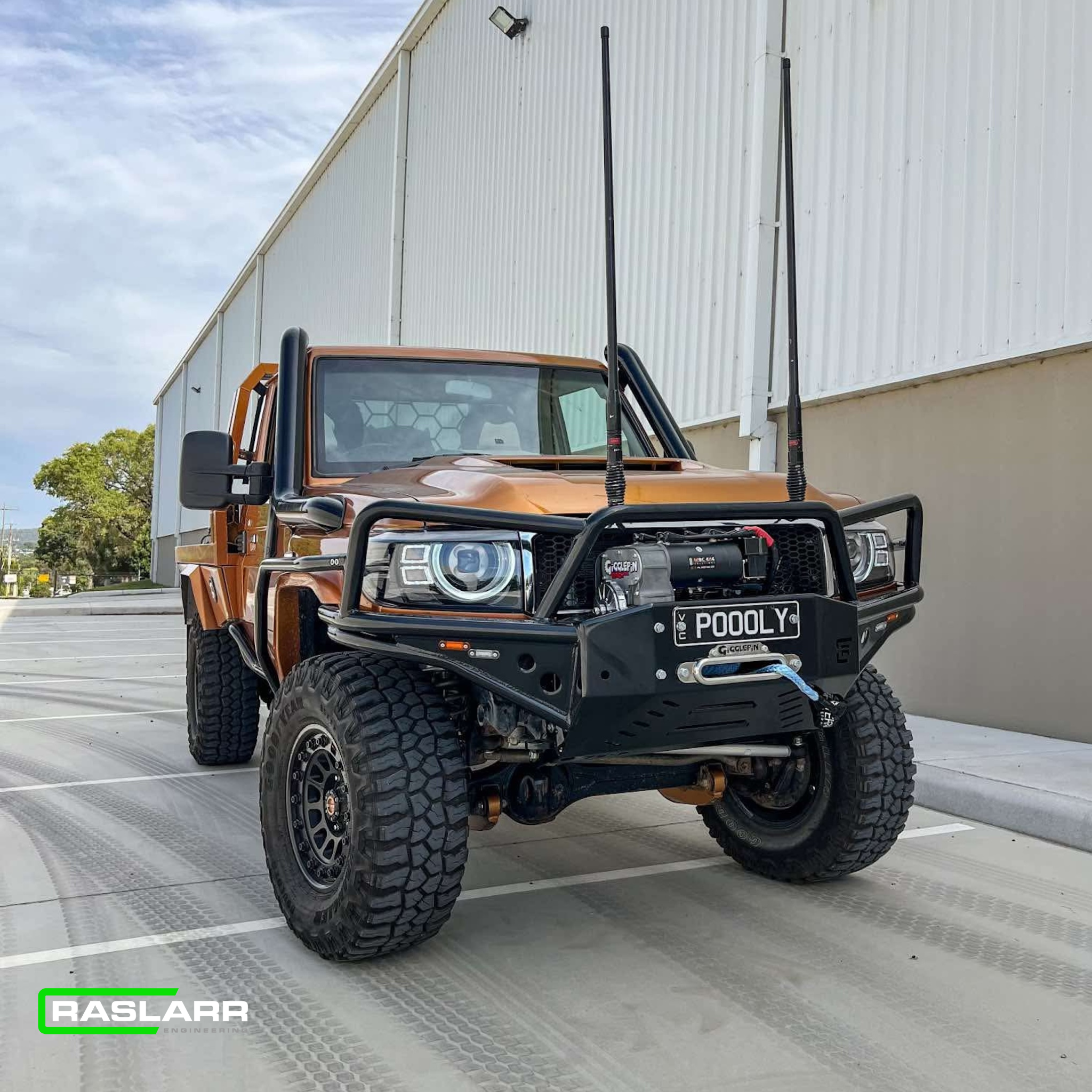 79 Series Dual Cab Toyota Lancruiser Pooly Bull Bar | Raslarr
