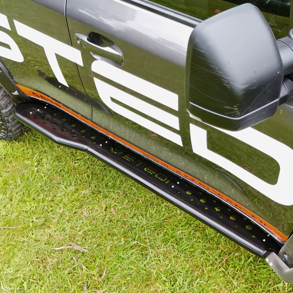 Raslarr Revolution Rock Sliders & Side Steps with laser cutting to suit the Stedi 200 Series Toyota Landcruiser 3