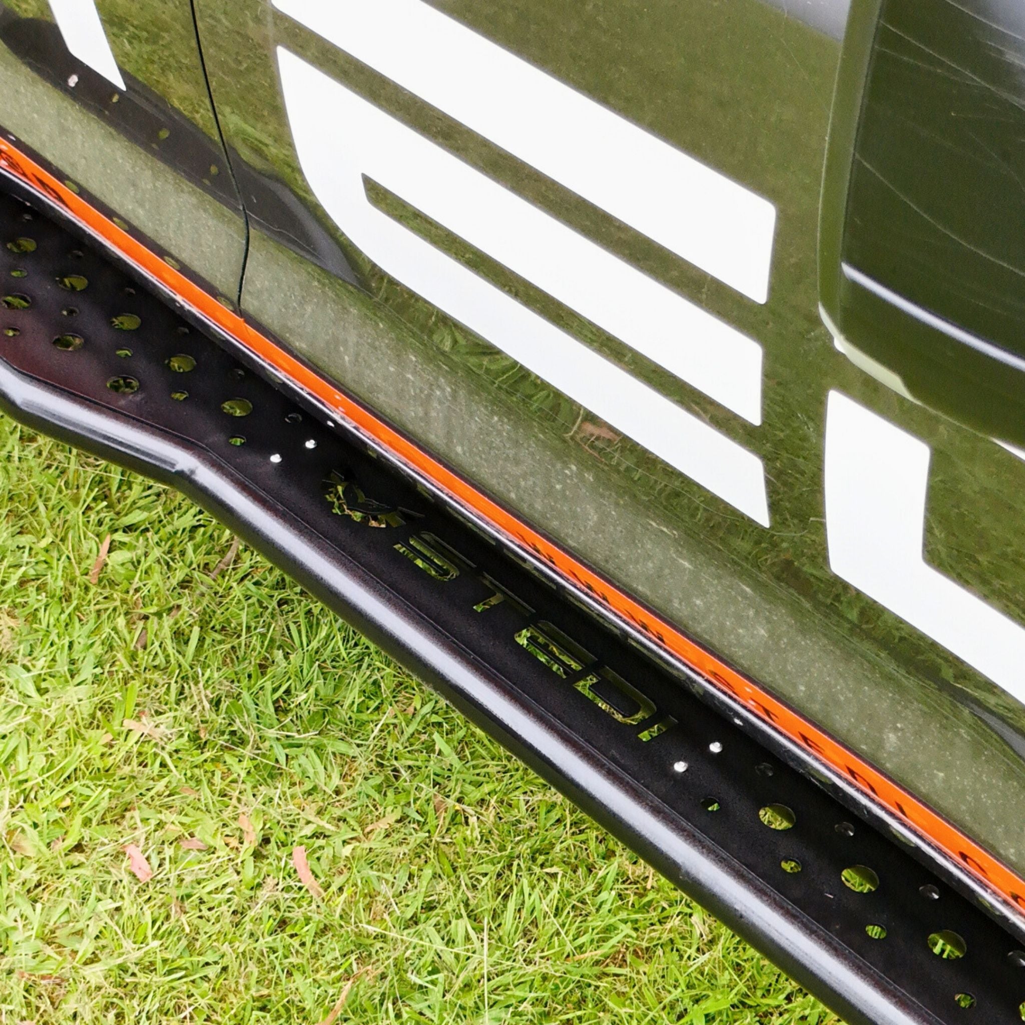 Raslarr Revolution Rock Sliders & Side Steps with laser cutting to suit the Stedi 200 Series Toyota Landcruiser 5