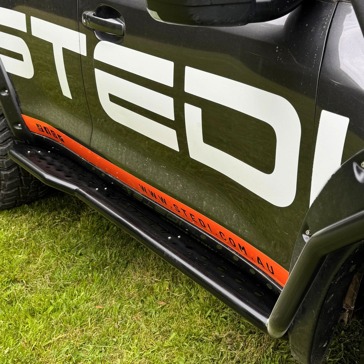 Raslarr Revolution Rock Sliders & Side Steps with laser cutting to suit the Stedi 200 Series Toyota Landcruiser top view