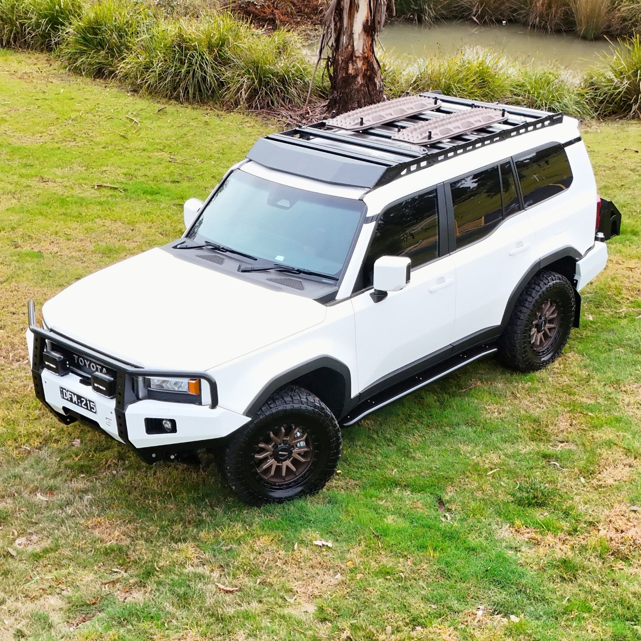 This is an image of the 250 Series Prado Toyota Landcruiser Rock Sliders and side steps